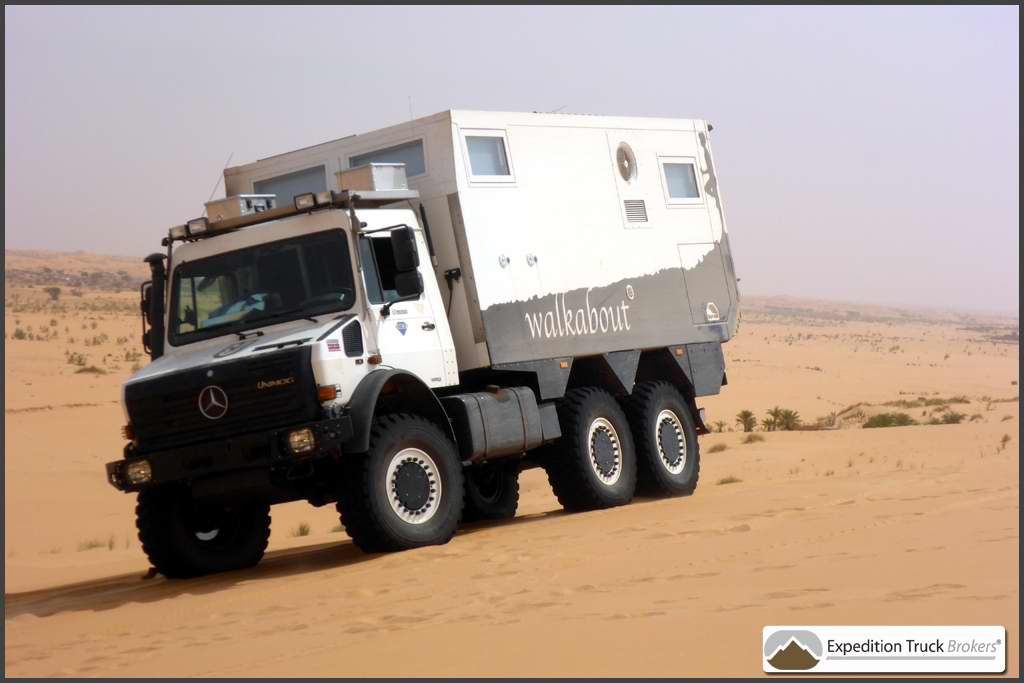 Unimog U4000 6x6 Expedition Truck in the desert with CTIS