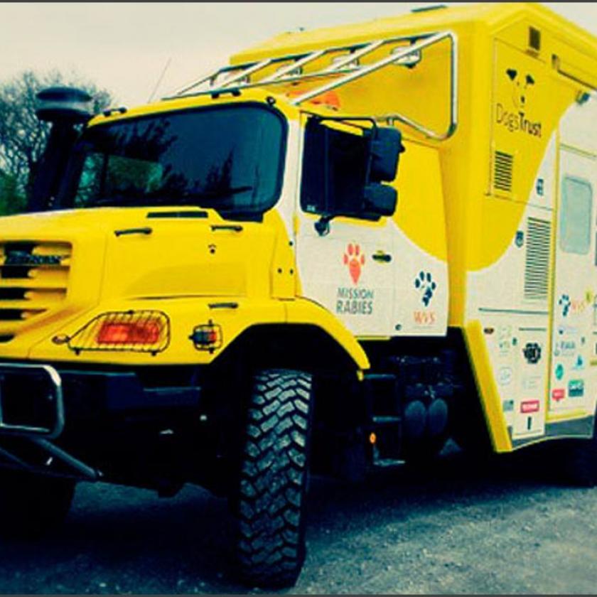 Mercedes Benz Zetros 6x6 Veterinary Hospital