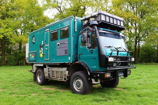 MB1719AK Expedition Truck