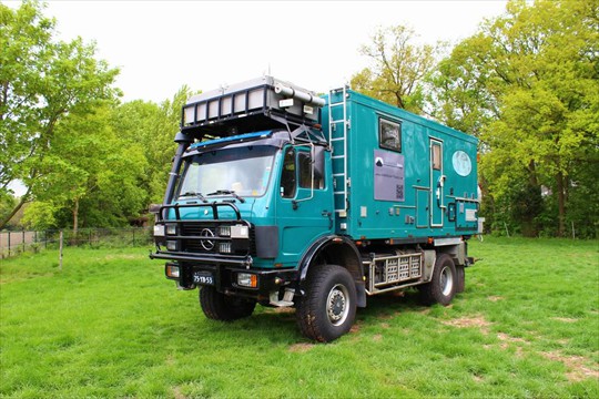 MB1719AK Expedition Truck