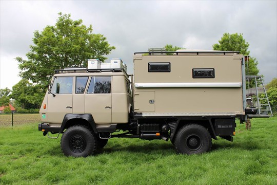 MB1719AK Expedition Truck